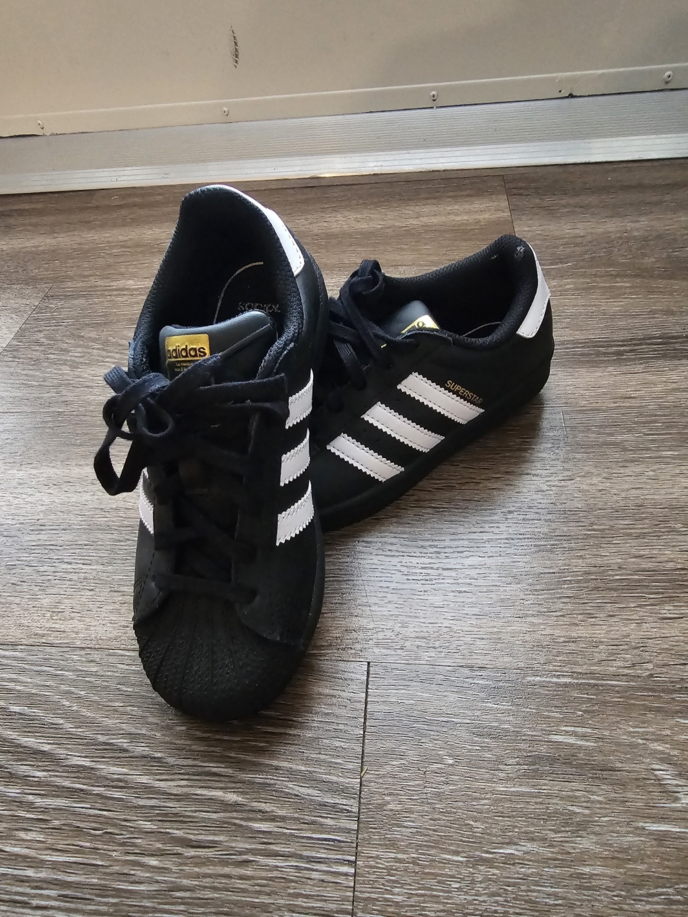 adidas Kids Black White Shell Toe Sneakers All Stars - Picture 2 of 5